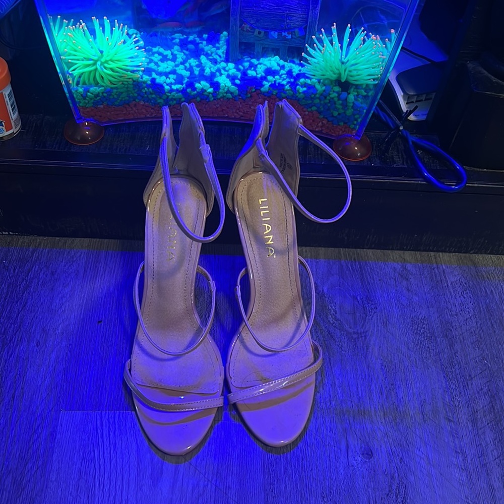 Spring time fine heels 🎊 - Picture 3 of 6